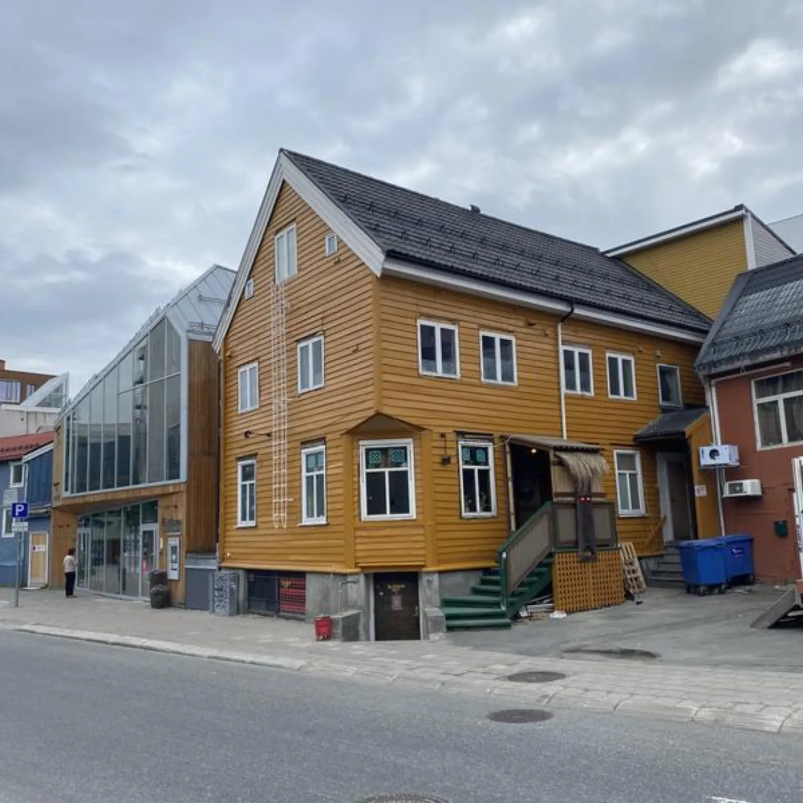 Strandgata etter — malt med linolje