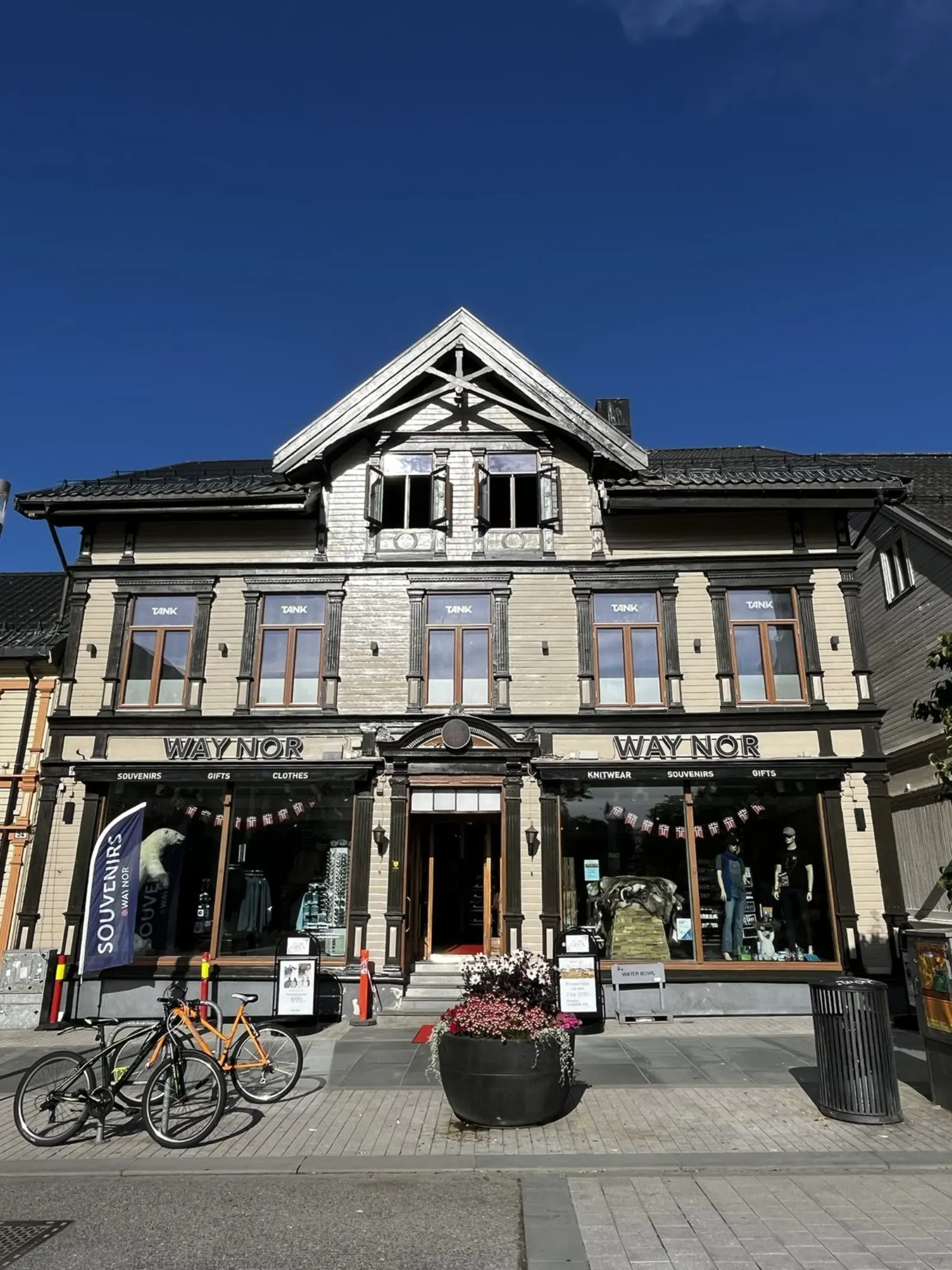 Storgata 56 — ferdig restaurert fasade med WAY NOR i første etasje